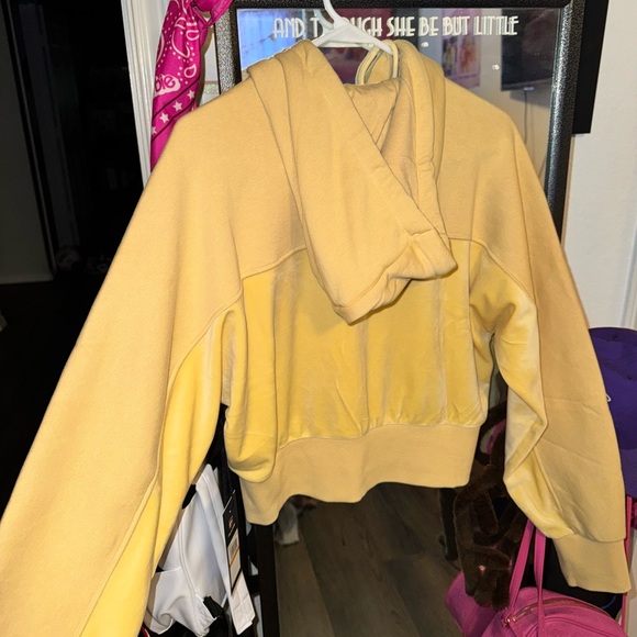 Fila goldish/tan Cropped full zip Hoodie NWT😍 Velour feel! - Picture 4 of 5